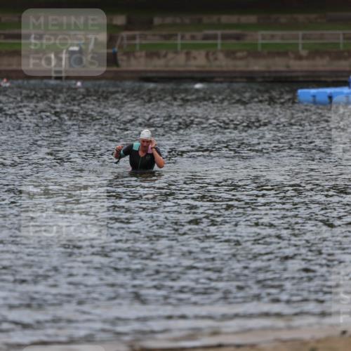 13.09.2026 - Stadtparktriathlon Mo-Foto http://msf.ph/oto/10257511 13.09.2026 11:09:23 Schwimmen  meine-sportfotos.de