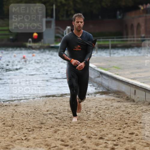 13.09.2026 - Stadtparktriathlon Mo-Foto http://msf.ph/oto/10257555 13.09.2026 11:33:42 Schwimmen 831, 938, 948 meine-sportfotos.de