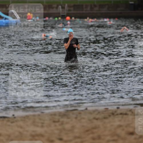 13.09.2026 - Stadtparktriathlon Mo-Foto http://msf.ph/oto/10257597 13.09.2026 11:10:23 Schwimmen 718 meine-sportfotos.de