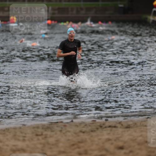 13.09.2026 - Stadtparktriathlon Mo-Foto http://msf.ph/oto/10257609 13.09.2026 11:10:27 Schwimmen 718 meine-sportfotos.de