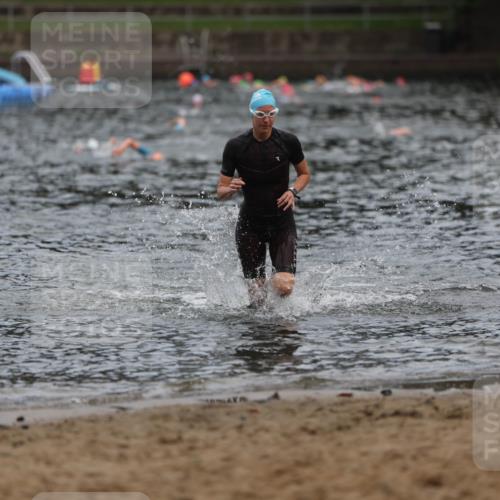 13.09.2026 - Stadtparktriathlon Mo-Foto http://msf.ph/oto/10257615 13.09.2026 11:10:28 Schwimmen 718 meine-sportfotos.de