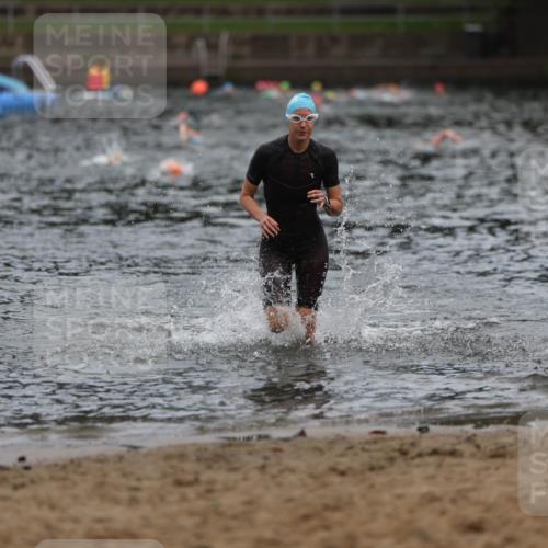 13.09.2026 - Stadtparktriathlon Mo-Foto http://msf.ph/oto/10257617 13.09.2026 11:10:29 Schwimmen 718 meine-sportfotos.de