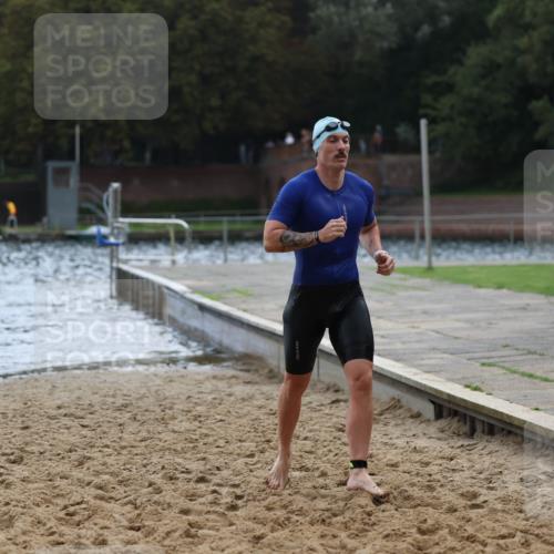 13.09.2026 - Stadtparktriathlon Mo-Foto http://msf.ph/oto/10257677 13.09.2026 11:34:43 Schwimmen 878, 920, 928 meine-sportfotos.de