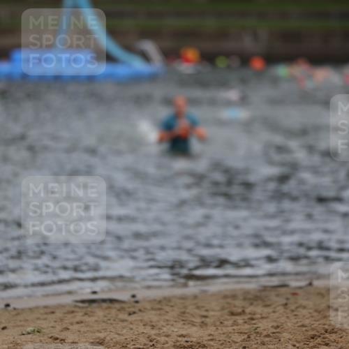13.09.2026 - Stadtparktriathlon Mo-Foto http://msf.ph/oto/10257678 13.09.2026 11:10:44 Schwimmen  meine-sportfotos.de