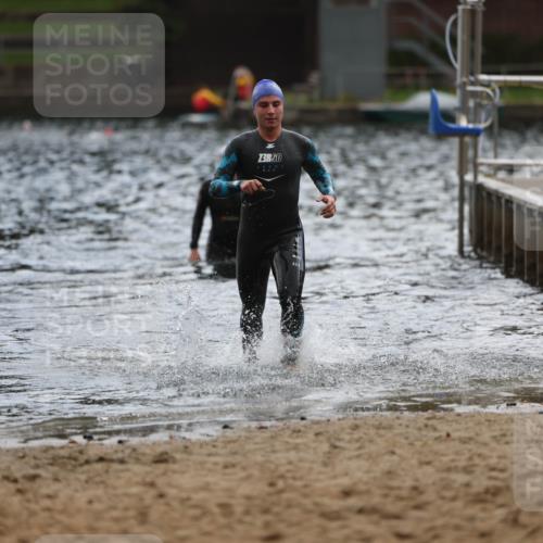 13.09.2026 - Stadtparktriathlon Mo-Foto http://msf.ph/oto/10257688 13.09.2026 11:34:46 Schwimmen 878, 920 meine-sportfotos.de