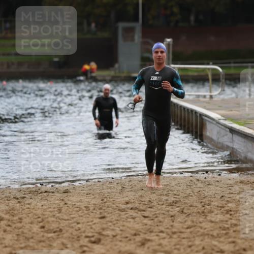13.09.2026 - Stadtparktriathlon Mo-Foto http://msf.ph/oto/10257701 13.09.2026 11:34:48 Schwimmen 878, 880 meine-sportfotos.de