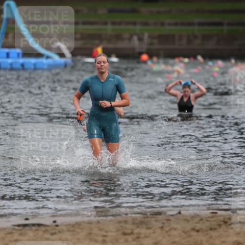 13.09.2026 - Stadtparktriathlon Mo-Foto http://msf.ph/oto/10257704 13.09.2026 11:10:54 Schwimmen 735, 754 meine-sportfotos.de