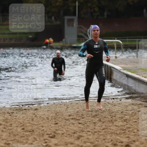 13.09.2026 - Stadtparktriathlon Mo-Foto http://msf.ph/oto/10257705 13.09.2026 11:34:49 Schwimmen 878, 880 meine-sportfotos.de