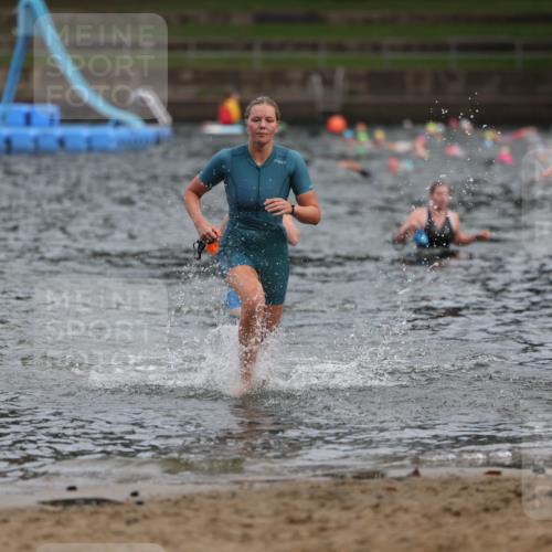 13.09.2026 - Stadtparktriathlon Mo-Foto http://msf.ph/oto/10257706 13.09.2026 11:10:55 Schwimmen 735, 754 meine-sportfotos.de