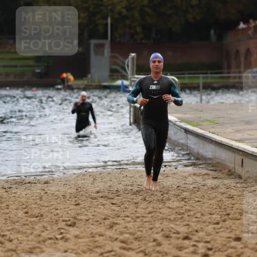 13.09.2026 - Stadtparktriathlon Mo-Foto http://msf.ph/oto/10257707 13.09.2026 11:34:49 Schwimmen 878, 880 meine-sportfotos.de