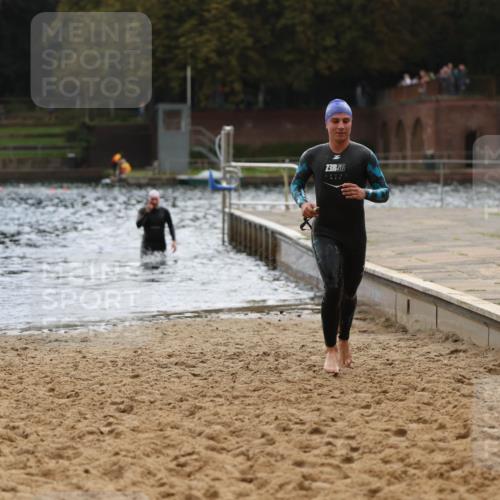 13.09.2026 - Stadtparktriathlon Mo-Foto http://msf.ph/oto/10257711 13.09.2026 11:34:50 Schwimmen 878, 880 meine-sportfotos.de