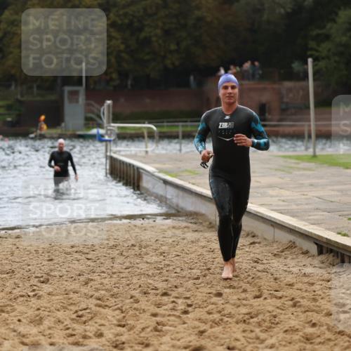 13.09.2026 - Stadtparktriathlon Mo-Foto http://msf.ph/oto/10257714 13.09.2026 11:34:50 Schwimmen 878, 880 meine-sportfotos.de