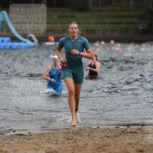 13.09.2026 - Stadtparktriathlon Mo-Foto http://msf.ph/oto/10257715 13.09.2026 11:10:57 Schwimmen 735, 754 meine-sportfotos.de