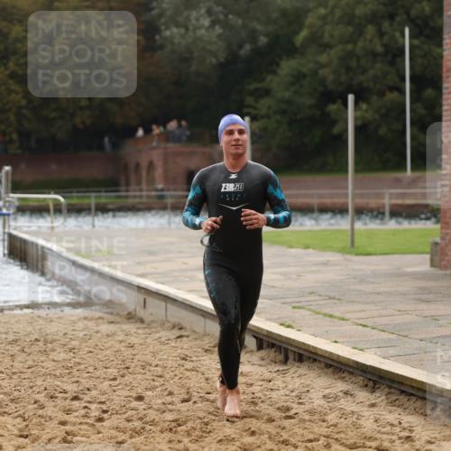 13.09.2026 - Stadtparktriathlon Mo-Foto http://msf.ph/oto/10257720 13.09.2026 11:34:51 Schwimmen 878, 880 meine-sportfotos.de