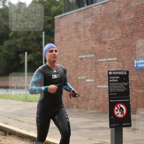 13.09.2026 - Stadtparktriathlon Mo-Foto http://msf.ph/oto/10257727 13.09.2026 11:34:52 Schwimmen 878, 880 meine-sportfotos.de
