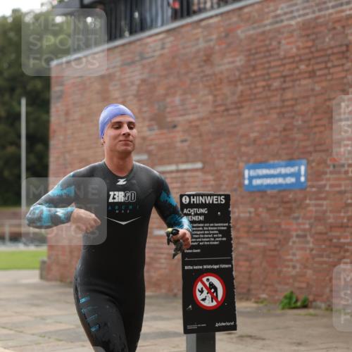 13.09.2026 - Stadtparktriathlon Mo-Foto http://msf.ph/oto/10257729 13.09.2026 11:34:52 Schwimmen 878, 880 meine-sportfotos.de