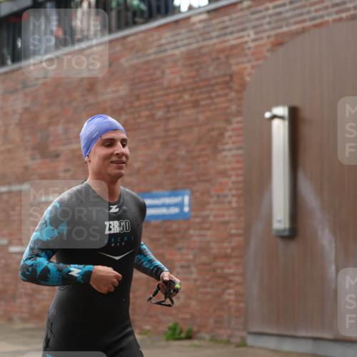 13.09.2026 - Stadtparktriathlon Mo-Foto http://msf.ph/oto/10257731 13.09.2026 11:34:53 Schwimmen 878, 880 meine-sportfotos.de