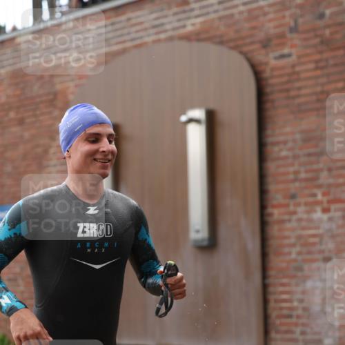 13.09.2026 - Stadtparktriathlon Mo-Foto http://msf.ph/oto/10257734 13.09.2026 11:34:53 Schwimmen 878, 880 meine-sportfotos.de