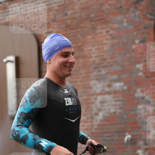 13.09.2026 - Stadtparktriathlon Mo-Foto http://msf.ph/oto/10257736 13.09.2026 11:34:53 Schwimmen 878, 880 meine-sportfotos.de