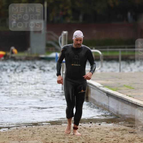 13.09.2026 - Stadtparktriathlon Mo-Foto http://msf.ph/oto/10257740 13.09.2026 11:34:59 Schwimmen 880 meine-sportfotos.de