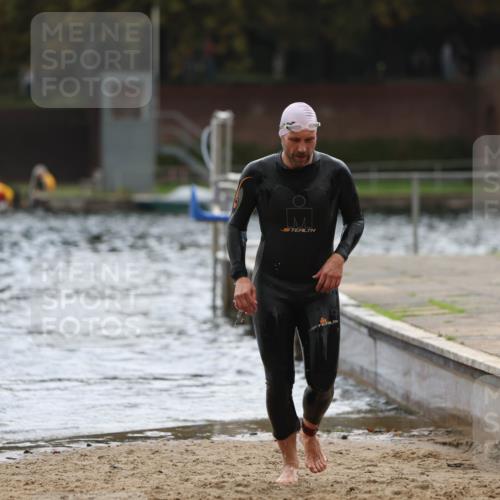 13.09.2026 - Stadtparktriathlon Mo-Foto http://msf.ph/oto/10257742 13.09.2026 11:34:59 Schwimmen 880 meine-sportfotos.de