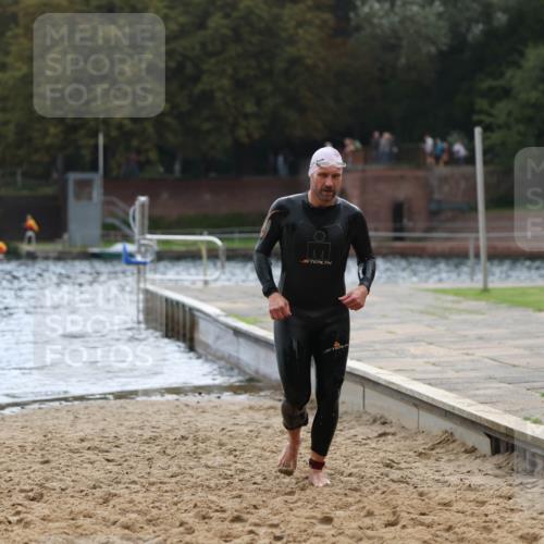 13.09.2026 - Stadtparktriathlon Mo-Foto http://msf.ph/oto/10257748 13.09.2026 11:35:01 Schwimmen 880 meine-sportfotos.de