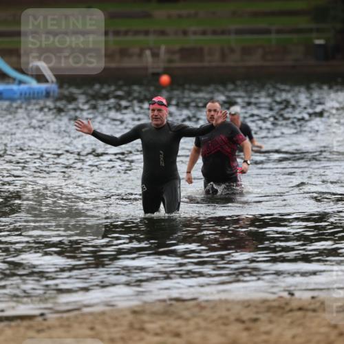 13.09.2026 - Stadtparktriathlon Mo-Foto http://msf.ph/oto/10257788 13.09.2026 11:36:24 Schwimmen 852, 861 meine-sportfotos.de