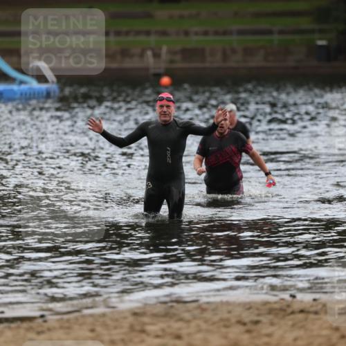 13.09.2026 - Stadtparktriathlon Mo-Foto http://msf.ph/oto/10257790 13.09.2026 11:36:24 Schwimmen 852, 861 meine-sportfotos.de
