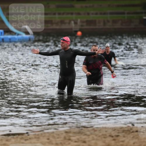13.09.2026 - Stadtparktriathlon Mo-Foto http://msf.ph/oto/10257798 13.09.2026 11:36:25 Schwimmen 852, 861 meine-sportfotos.de