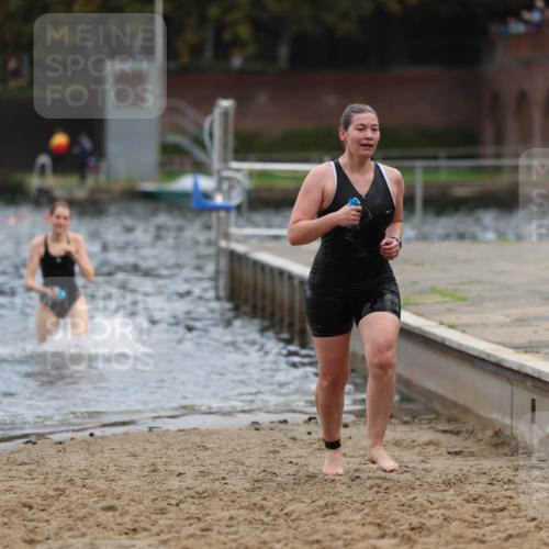 13.09.2026 - Stadtparktriathlon Mo-Foto http://msf.ph/oto/10257805 13.09.2026 11:11:11 Schwimmen 760, 770 meine-sportfotos.de