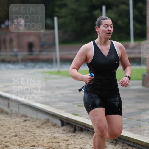 13.09.2026 - Stadtparktriathlon Mo-Foto http://msf.ph/oto/10257829 13.09.2026 11:11:14 Schwimmen 760, 770 meine-sportfotos.de