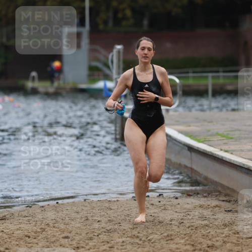 13.09.2026 - Stadtparktriathlon Mo-Foto http://msf.ph/oto/10257841 13.09.2026 11:11:16 Schwimmen 760, 770 meine-sportfotos.de