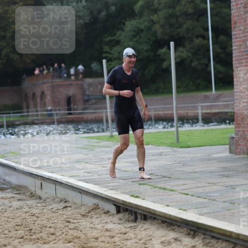 13.09.2026 - Stadtparktriathlon Mo-Foto http://msf.ph/oto/10257880 13.09.2026 11:36:47 Schwimmen 902 meine-sportfotos.de