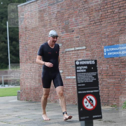 13.09.2026 - Stadtparktriathlon Mo-Foto http://msf.ph/oto/10257897 13.09.2026 11:36:50 Schwimmen 902 meine-sportfotos.de
