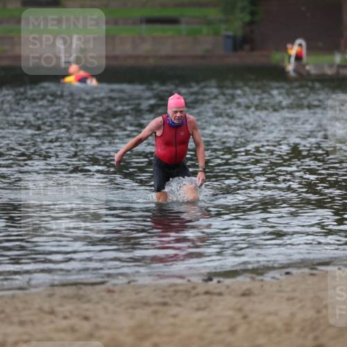 13.09.2026 - Stadtparktriathlon Mo-Foto http://msf.ph/oto/10257915 13.09.2026 11:44:20 Schwimmen 932 meine-sportfotos.de