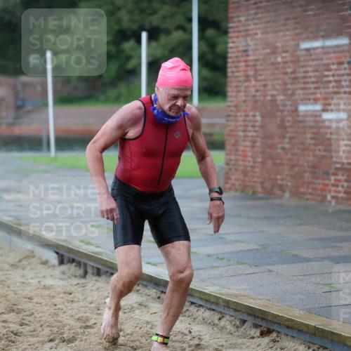 13.09.2026 - Stadtparktriathlon Mo-Foto http://msf.ph/oto/10257927 13.09.2026 11:44:33 Schwimmen 932 meine-sportfotos.de