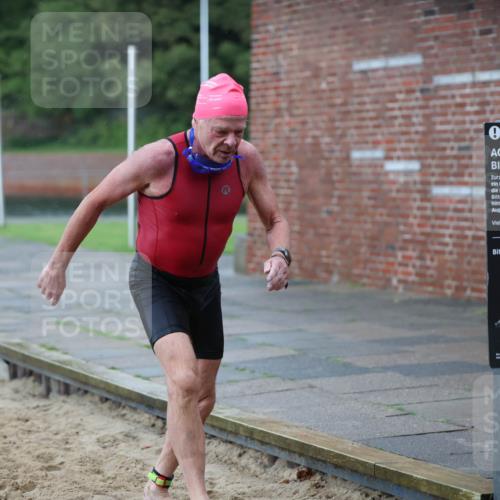 13.09.2026 - Stadtparktriathlon Mo-Foto http://msf.ph/oto/10257930 13.09.2026 11:44:34 Schwimmen 932 meine-sportfotos.de