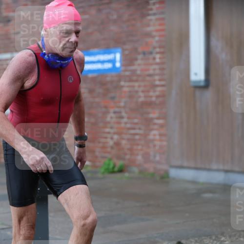13.09.2026 - Stadtparktriathlon Mo-Foto http://msf.ph/oto/10257937 13.09.2026 11:44:35 Schwimmen 932 meine-sportfotos.de
