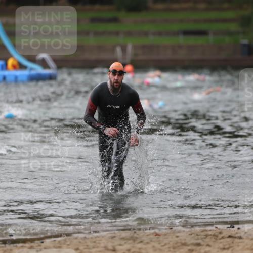 13.09.2026 - Stadtparktriathlon Mo-Foto http://msf.ph/oto/10258005 13.09.2026 11:51:16 Schwimmen 952, 990 meine-sportfotos.de