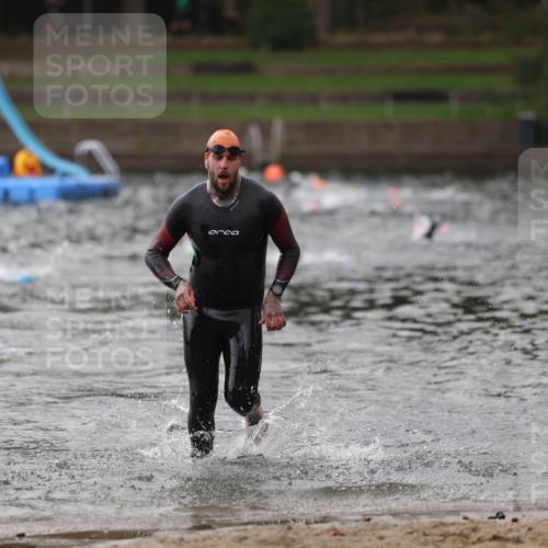 13.09.2026 - Stadtparktriathlon Mo-Foto http://msf.ph/oto/10258007 13.09.2026 11:51:17 Schwimmen 952, 990 meine-sportfotos.de