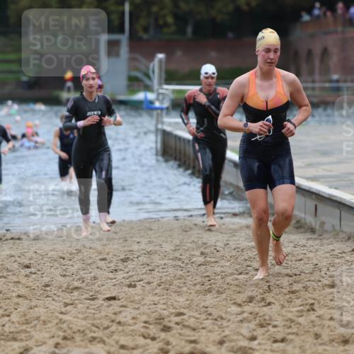 13.09.2026 - Stadtparktriathlon Mo-Foto http://msf.ph/oto/10258076 13.09.2026 11:12:05 Schwimmen 720, 726, 746, 771, 772, 785, 788, 792, 796, 808, 810, 818, 823, 1800 meine-sportfotos.de