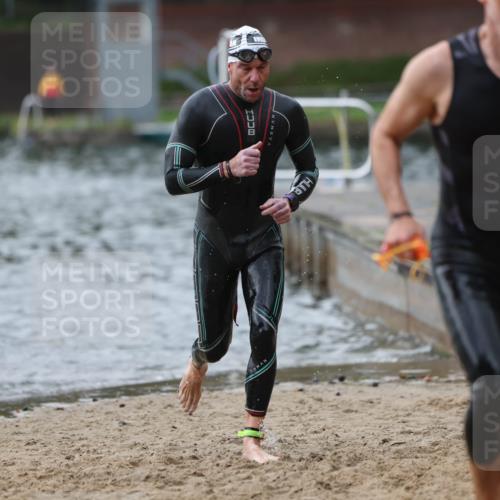13.09.2026 - Stadtparktriathlon Mo-Foto http://msf.ph/oto/10258174 13.09.2026 11:51:56 Schwimmen 985, 1053 meine-sportfotos.de