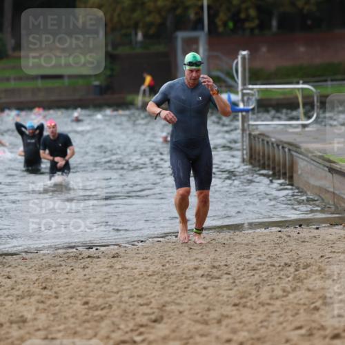 13.09.2026 - Stadtparktriathlon Mo-Foto http://msf.ph/oto/10258198 13.09.2026 11:52:10 Schwimmen 1030, 1048, 1060 meine-sportfotos.de