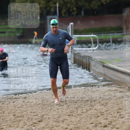 13.09.2026 - Stadtparktriathlon Mo-Foto http://msf.ph/oto/10258200 13.09.2026 11:52:11 Schwimmen 1030, 1048, 1060 meine-sportfotos.de