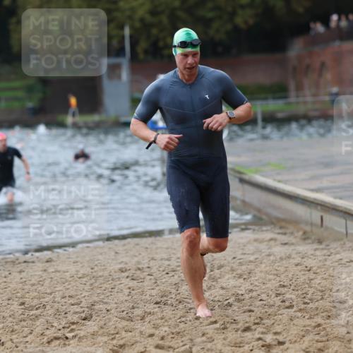13.09.2026 - Stadtparktriathlon Mo-Foto http://msf.ph/oto/10258208 13.09.2026 11:52:12 Schwimmen 1030, 1048, 1060 meine-sportfotos.de