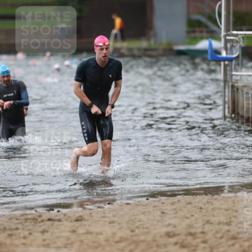 13.09.2026 - Stadtparktriathlon Mo-Foto http://msf.ph/oto/10258211 13.09.2026 11:52:16 Schwimmen 997, 1030, 1048, 1060 meine-sportfotos.de
