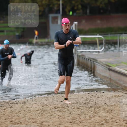 13.09.2026 - Stadtparktriathlon Mo-Foto http://msf.ph/oto/10258228 13.09.2026 11:52:19 Schwimmen 997, 1048, 1049, 1060 meine-sportfotos.de