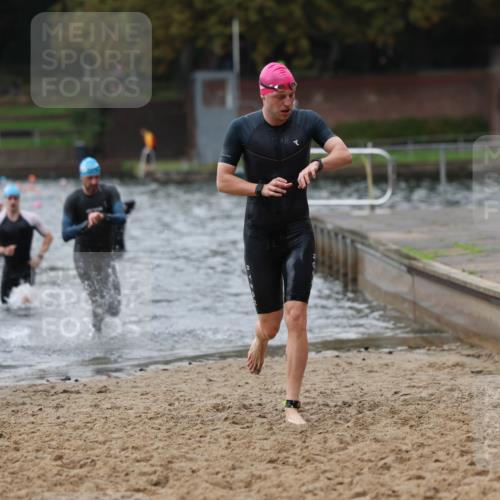 13.09.2026 - Stadtparktriathlon Mo-Foto http://msf.ph/oto/10258233 13.09.2026 11:52:20 Schwimmen 997, 1048, 1049, 1060 meine-sportfotos.de