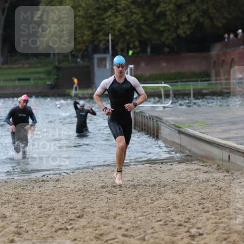13.09.2026 - Stadtparktriathlon Mo-Foto http://msf.ph/oto/10258267 13.09.2026 11:52:26 Schwimmen 958, 997, 999, 1037, 1048, 1049, 1060 meine-sportfotos.de
