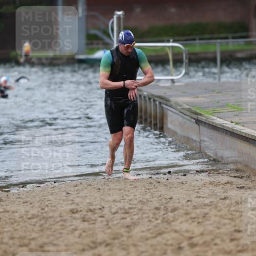 13.09.2026 - Stadtparktriathlon Mo-Foto http://msf.ph/oto/10258358 13.09.2026 11:52:46 Schwimmen 964, 1009, 1028 meine-sportfotos.de